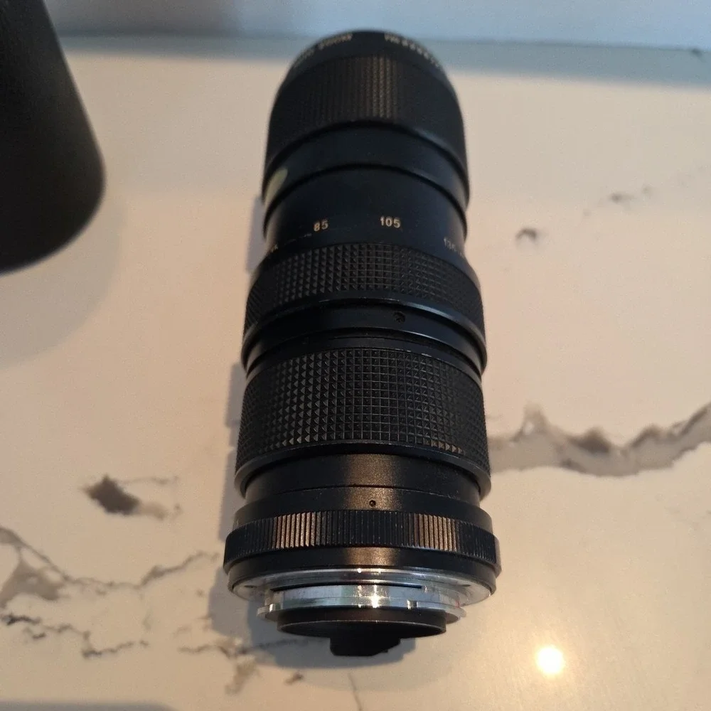 Vintage Vivitar 75-205 mm 1:3.8 Close Focusing Auto‎ Zoom Lens Asanuma Case